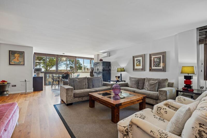 4 bedroom Apartment for sale