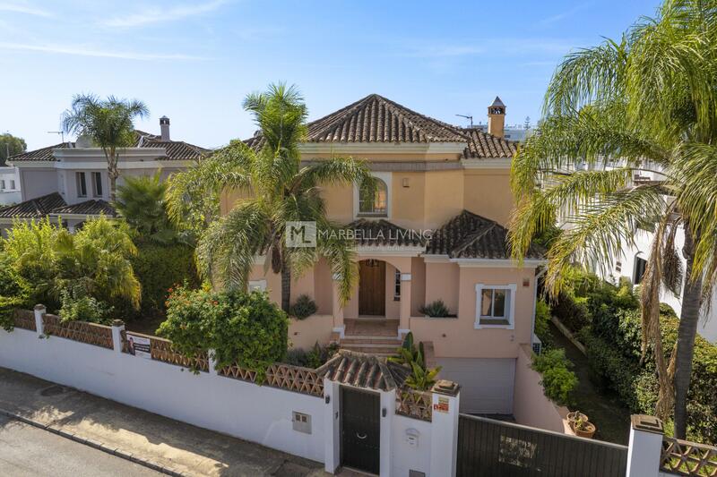 Villa til salg i San Pedro de Alcantara, Málaga