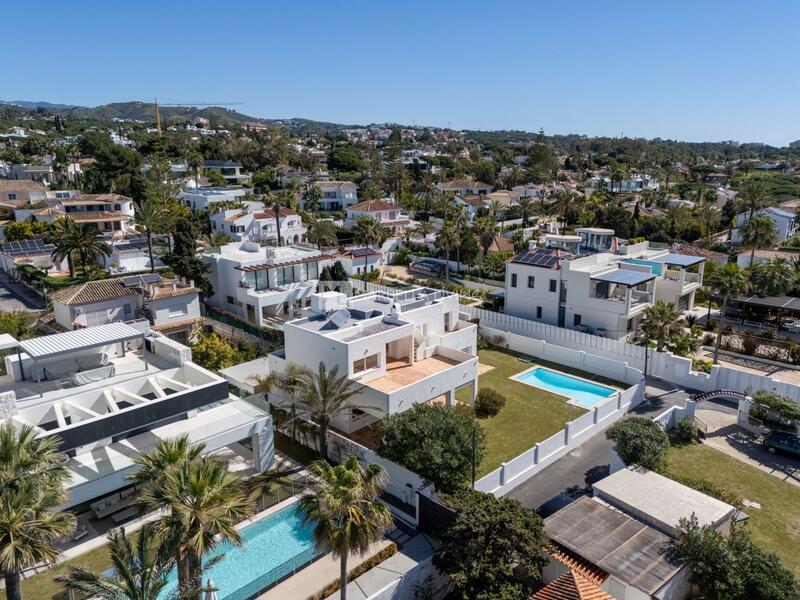 6 Cuarto Villa en venta