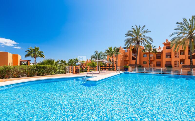 Apartment for sale in Benahavis, Málaga