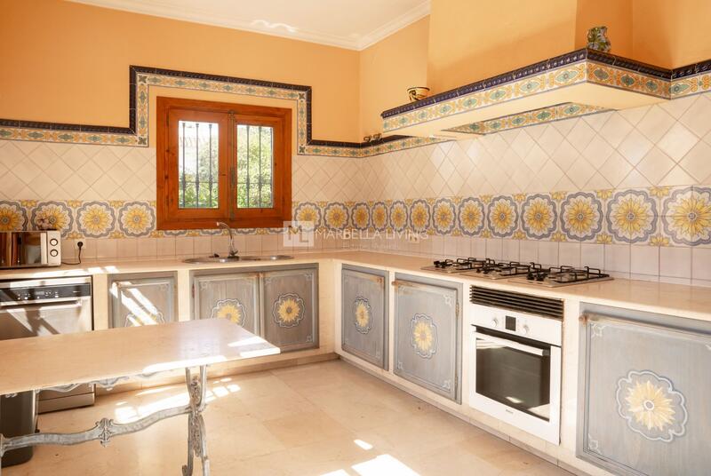 4 спальная комната вилла продается