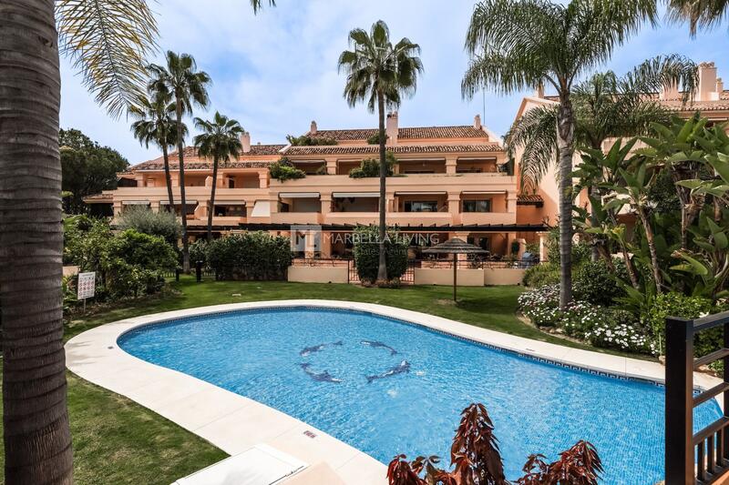 Apartment for sale in Nueva Andalucia, Málaga