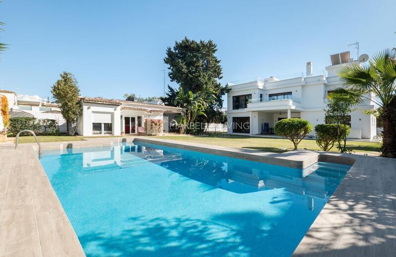 Villa for Long Term Rent in San Pedro de Alcantara, Málaga