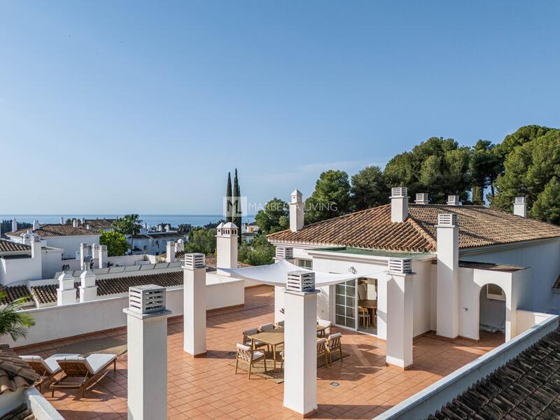 Duplex zu verkaufen in Marbella del Este, Málaga