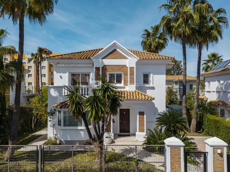 вилла продается в Estepona, Málaga