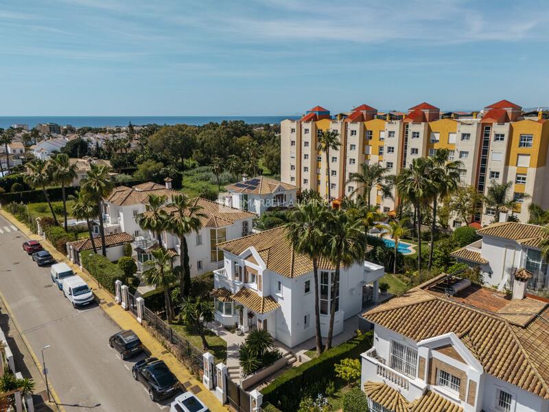 4 Cuarto Villa en venta