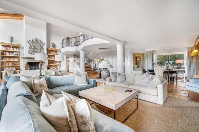 6 bedroom Villa for sale