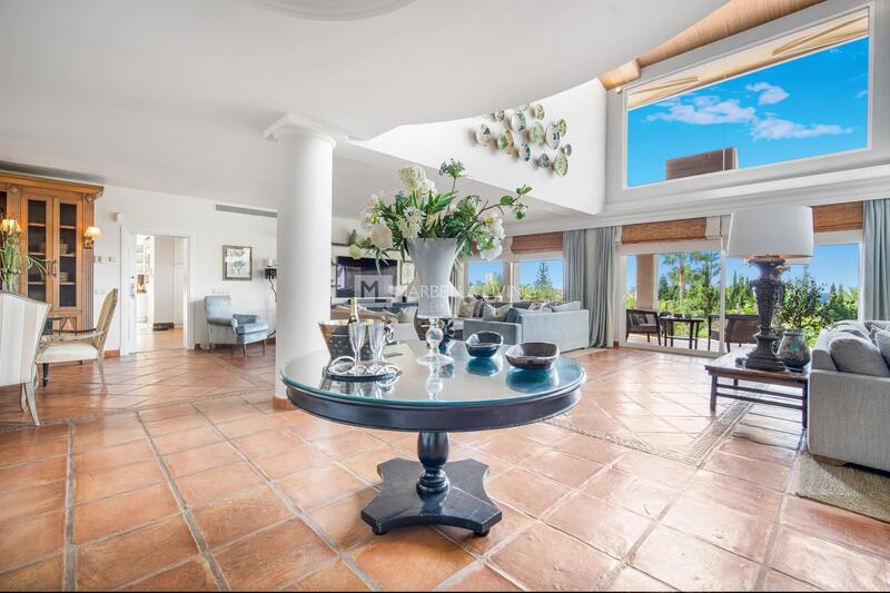 6 bedroom Villa for sale