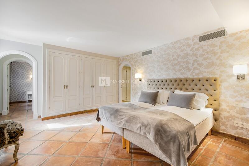 6 bedroom Villa for sale