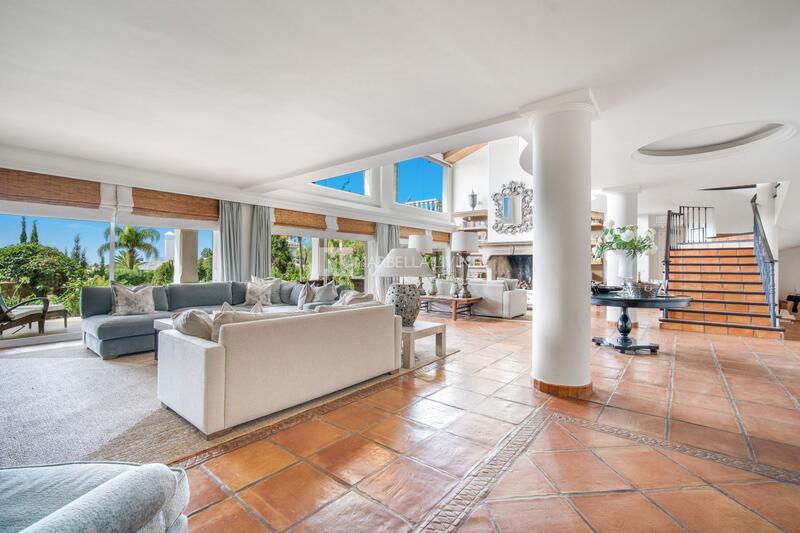 6 bedroom Villa for sale