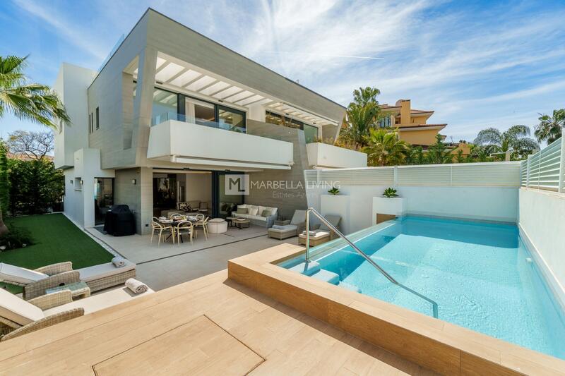 Country House for sale in Puerto Banus, Málaga