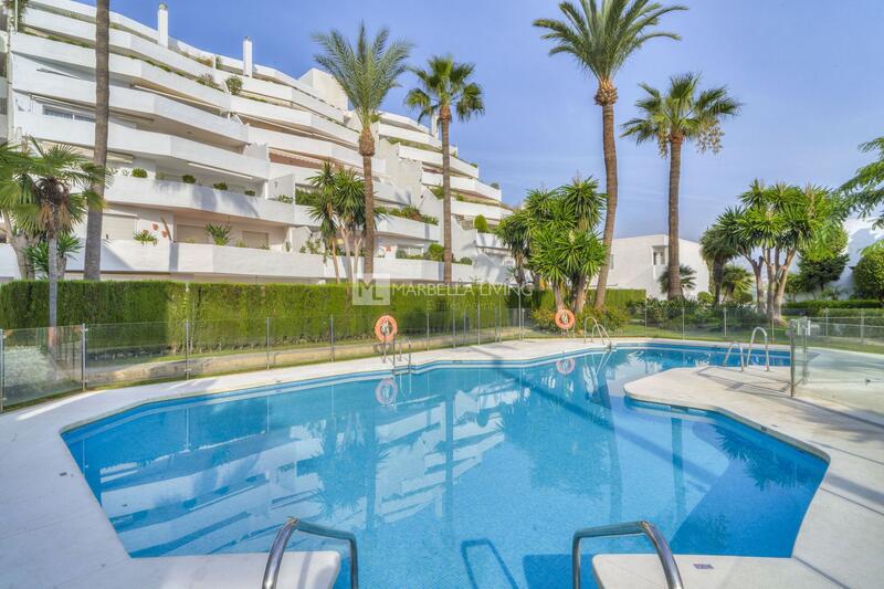 Apartment for sale in Nueva Andalucia, Málaga
