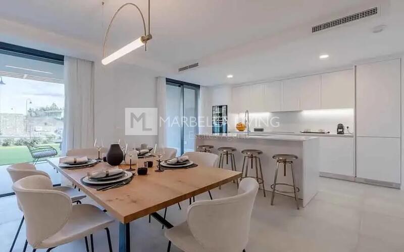 4 bedroom Townhouse for sale