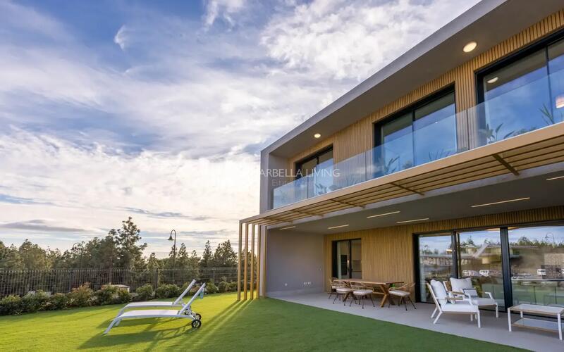 4 bedroom Townhouse for sale