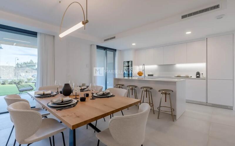 4 bedroom Townhouse for sale
