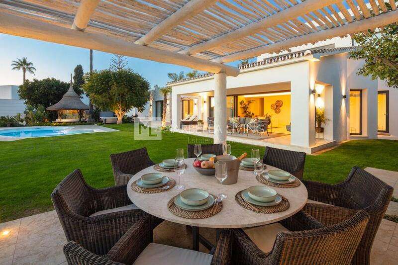 Villa til salgs i Marbella del Este, Málaga