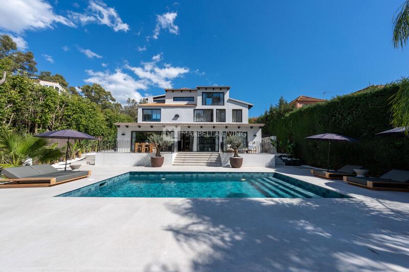 Villa en venta en Nueva Andalucia, Málaga