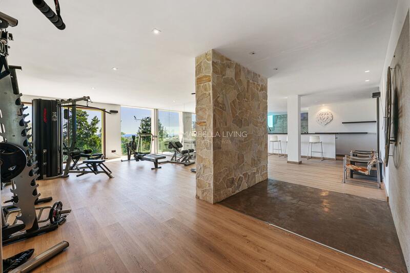 8 bedroom Villa for sale