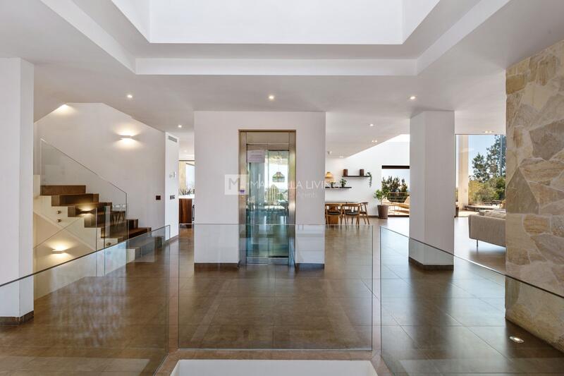8 bedroom Villa for sale