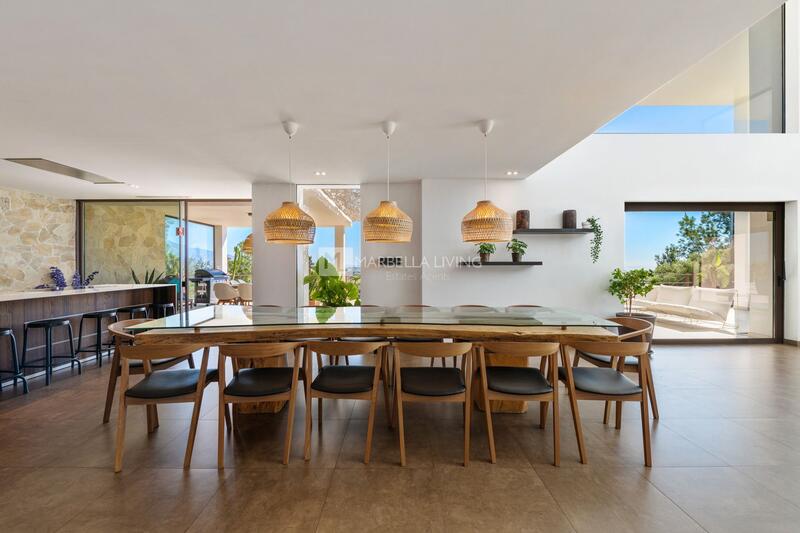 8 bedroom Villa for sale