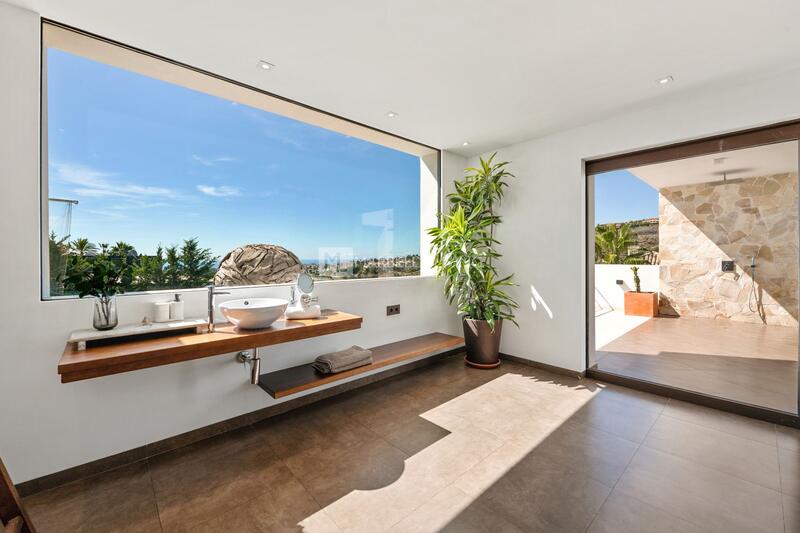 8 bedroom Villa for sale