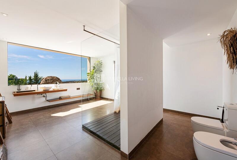 8 bedroom Villa for sale