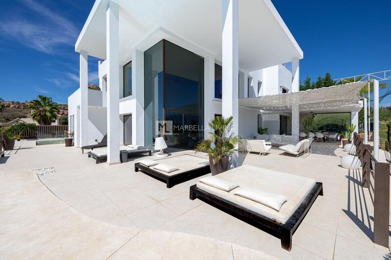 8 bedroom Villa for sale