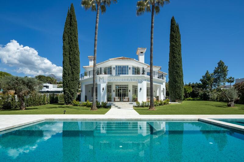 Villa en venta en Nueva Andalucia, Málaga