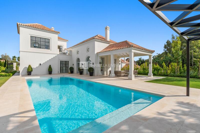 Villa en venta en Nueva Andalucia, Málaga