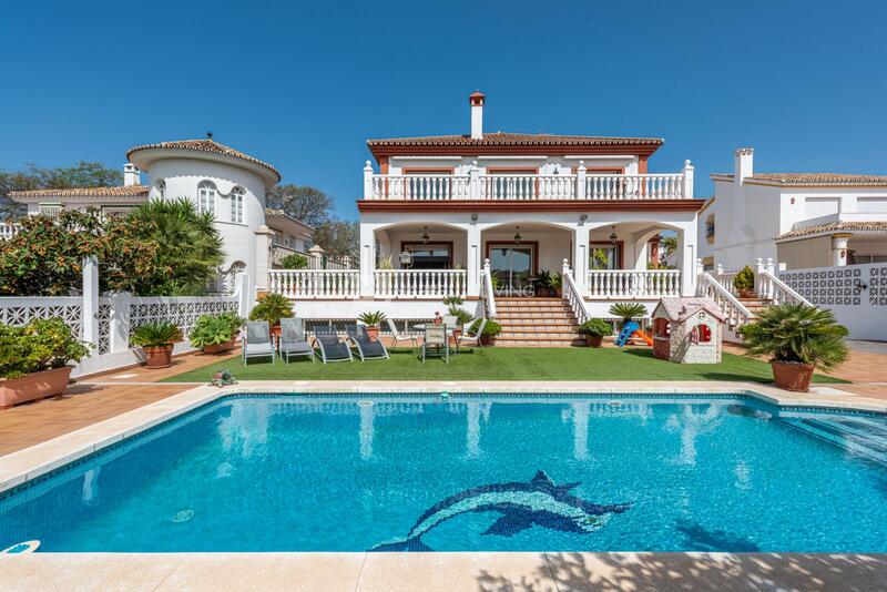 Villa en venta en San Pedro de Alcantara, Málaga