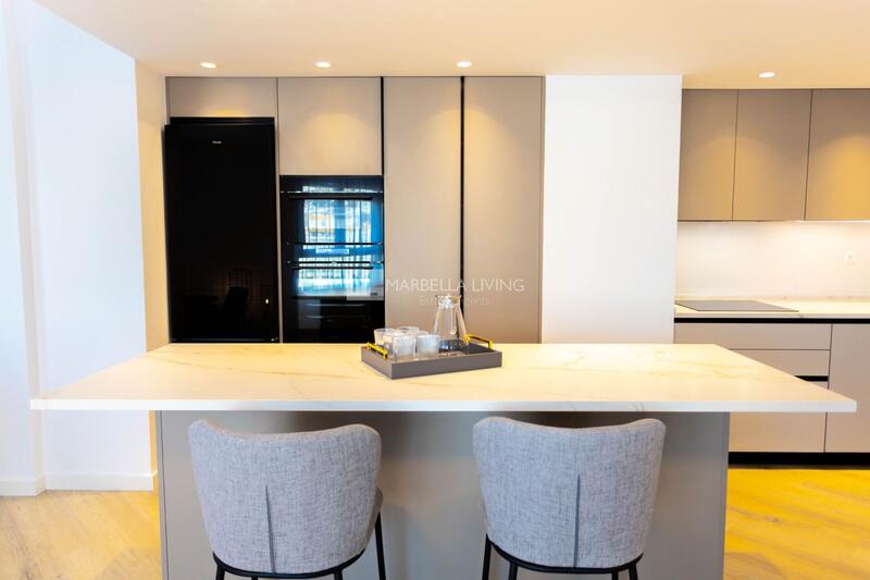 4 bedroom Apartment for sale