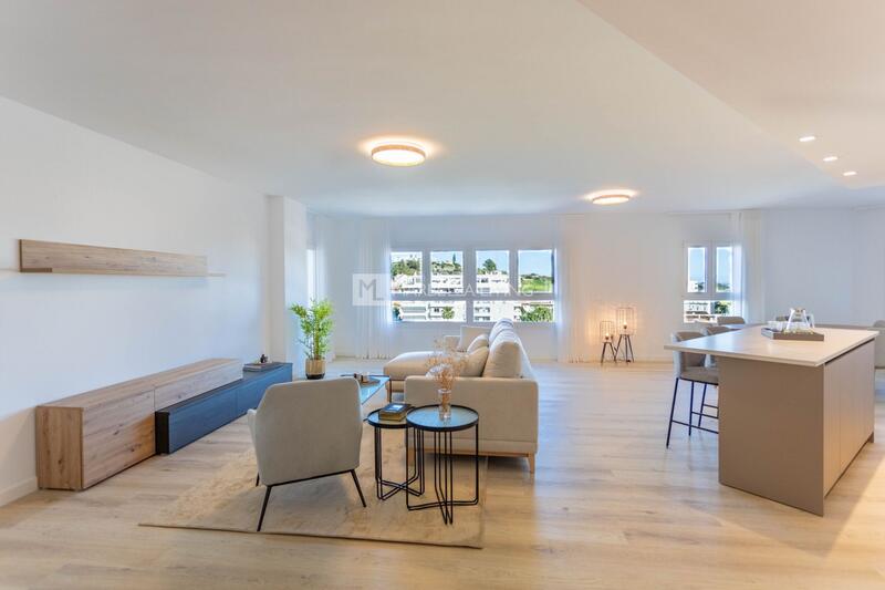 4 bedroom Apartment for sale