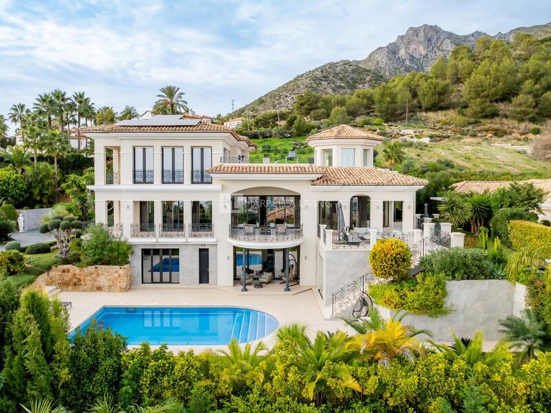 Villa for sale in Golden Mile, Málaga