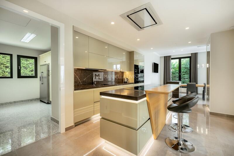 6 bedroom Villa for sale