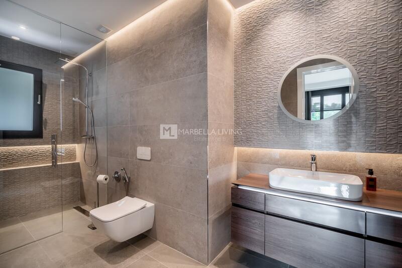 6 bedroom Villa for sale
