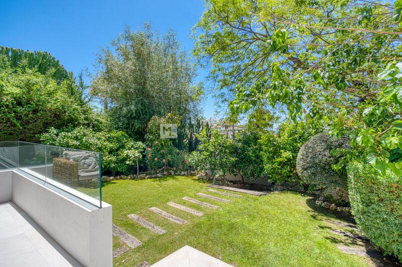6 Cuarto Villa en venta