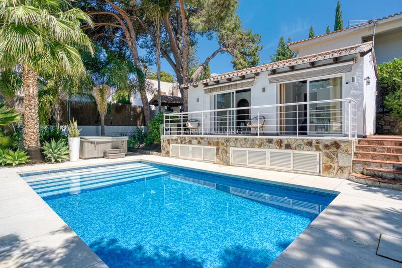 6 Cuarto Villa en venta