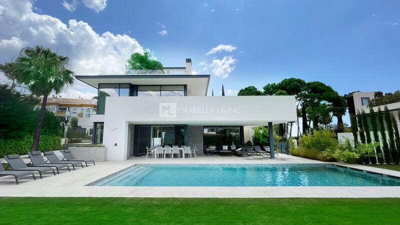 Villa for sale in Golden Mile, Málaga