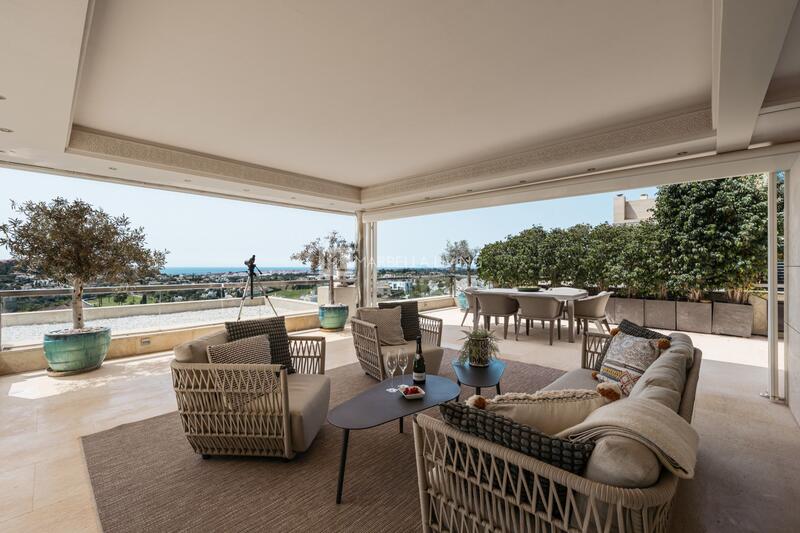 Duplex for sale in Nueva Andalucia, Málaga