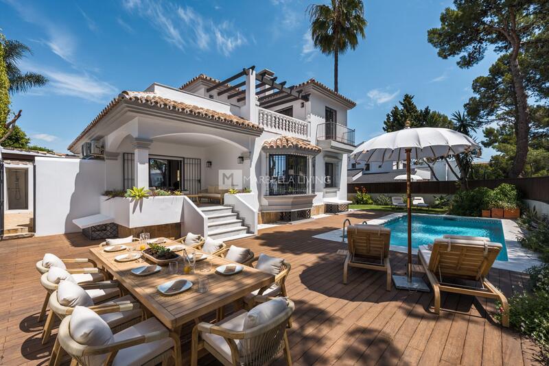Villa for sale in Nueva Andalucia, Málaga