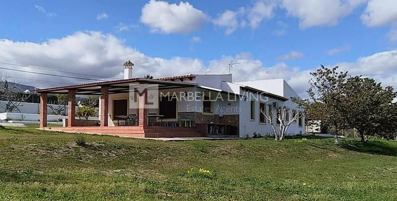 Villa til salg i Estepona, Málaga