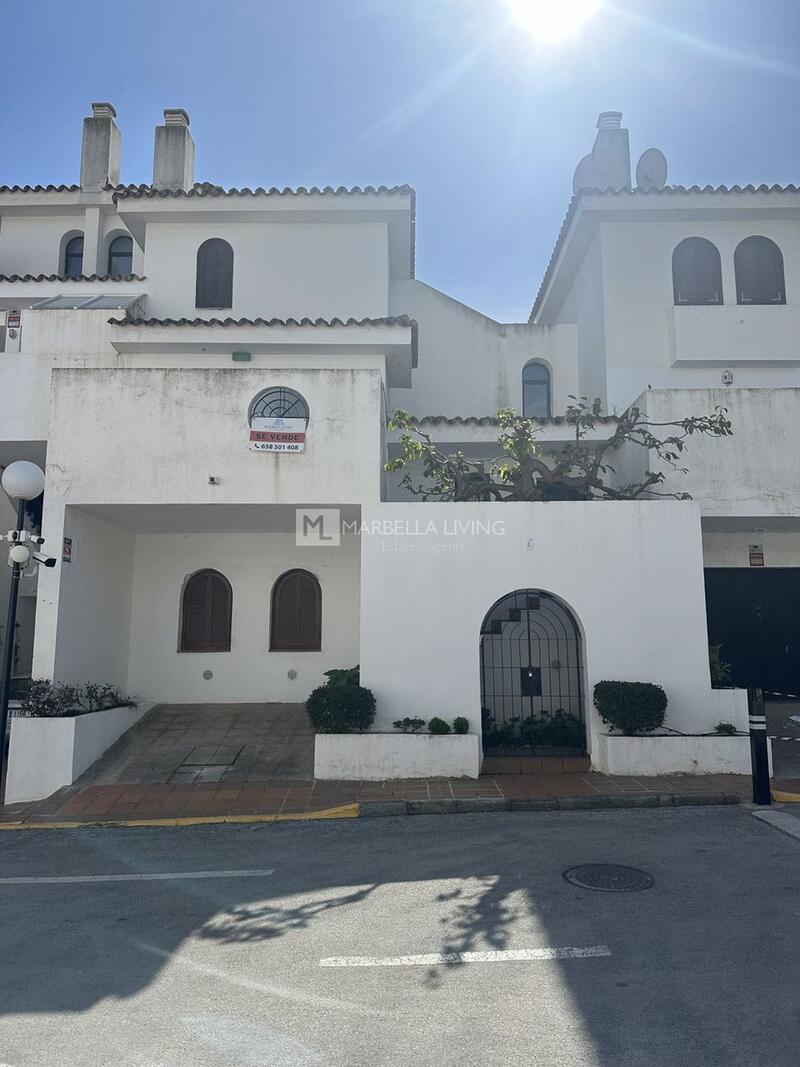 3 slaapkamer Gezinswoning Te koop