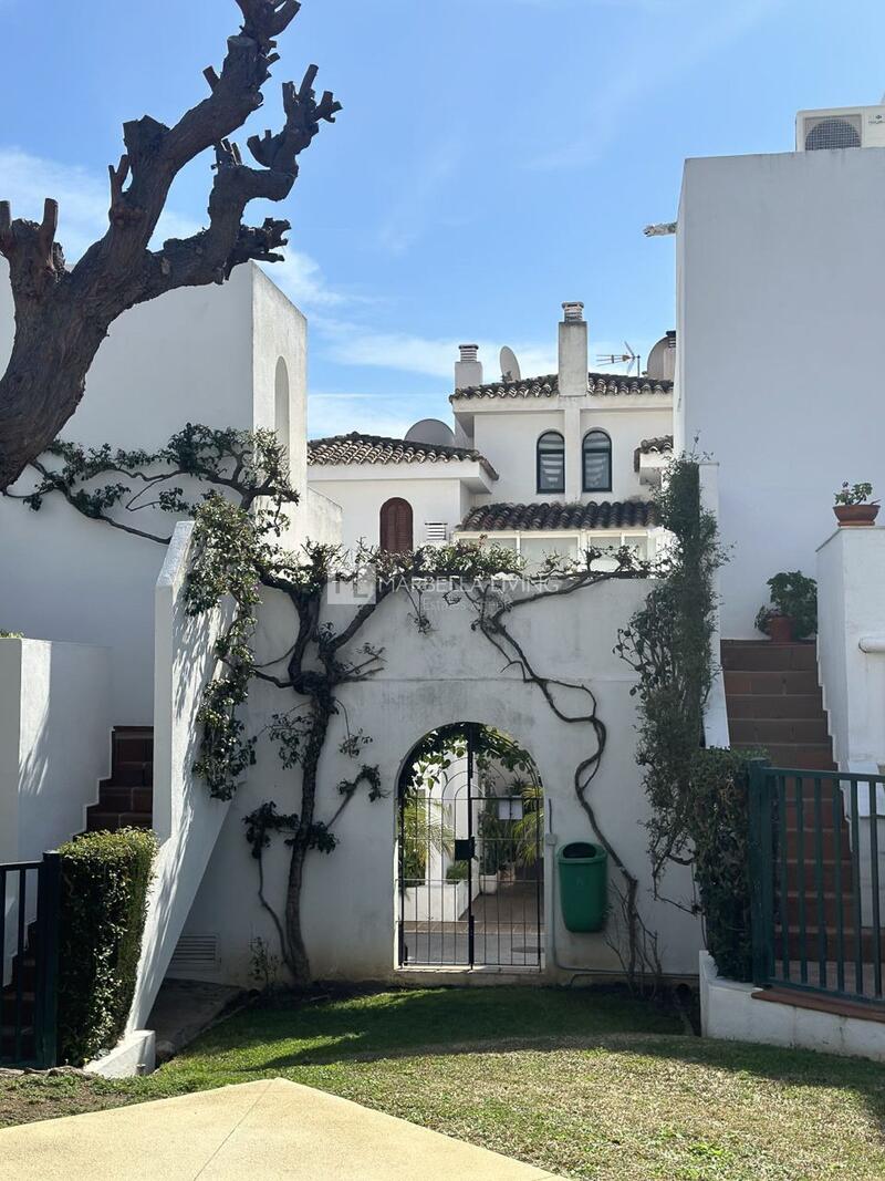 3 slaapkamer Gezinswoning Te koop