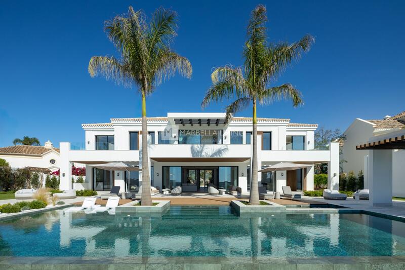 Villa for sale in Benahavis, Málaga