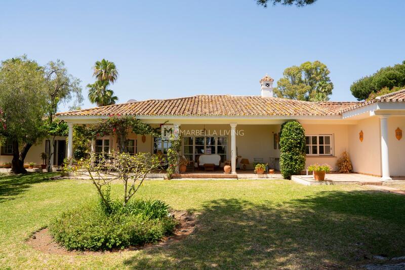 Villa zu verkaufen in Estepona, Málaga