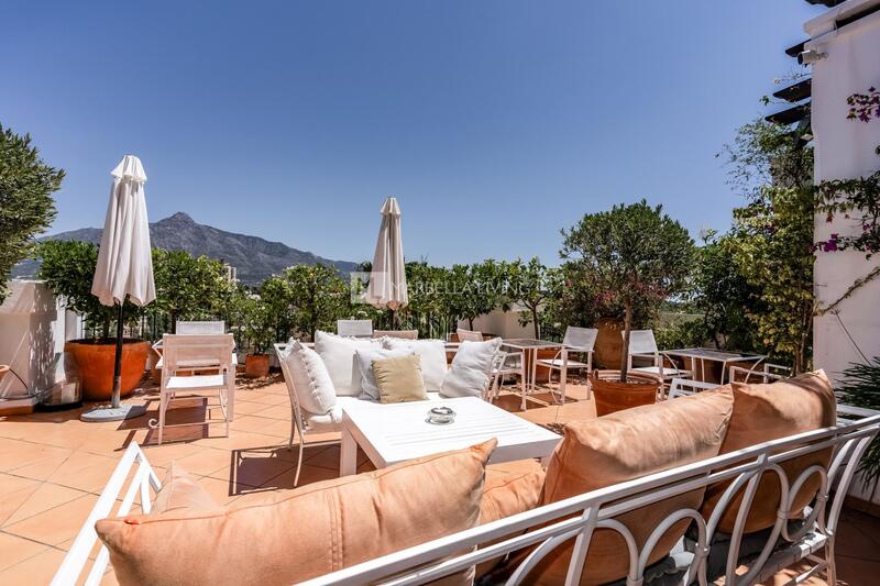Apartment for sale in Nueva Andalucia, Málaga