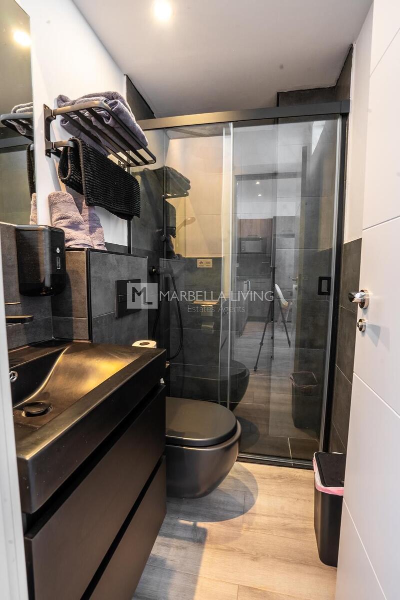 7 bedroom Apartment for sale