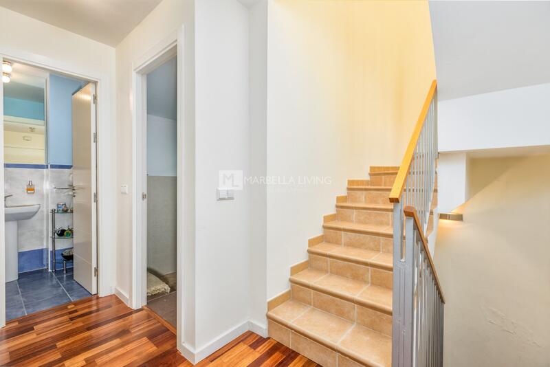 5 bedroom Country House for sale
