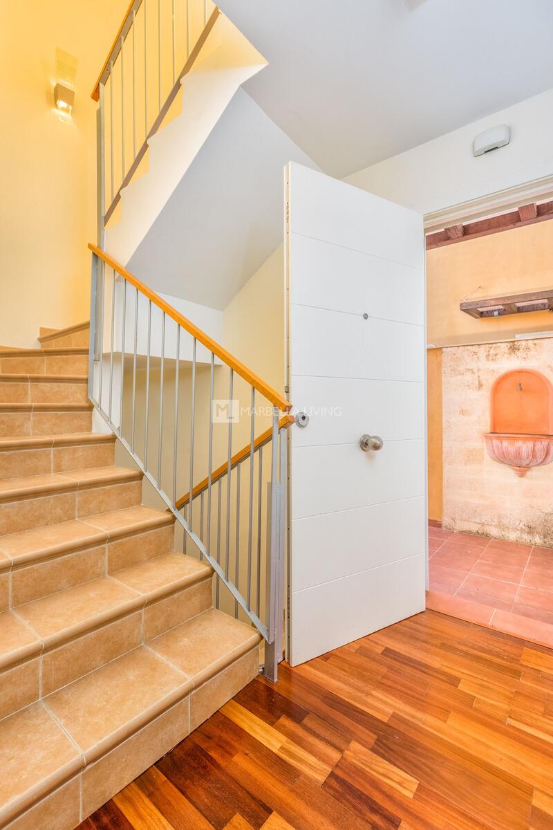 5 bedroom Country House for sale