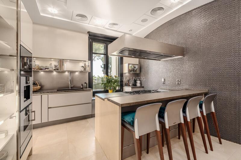 7 bedroom Villa for sale